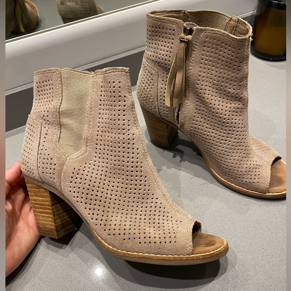 Tom’s high heel boots